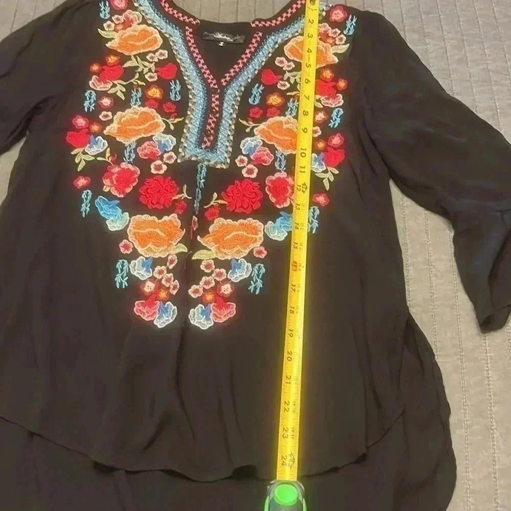 Embroidered Tunic Size Small - Picture 5 of 9